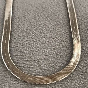 Miranda Frye silver herringbone Mackenzie necklace